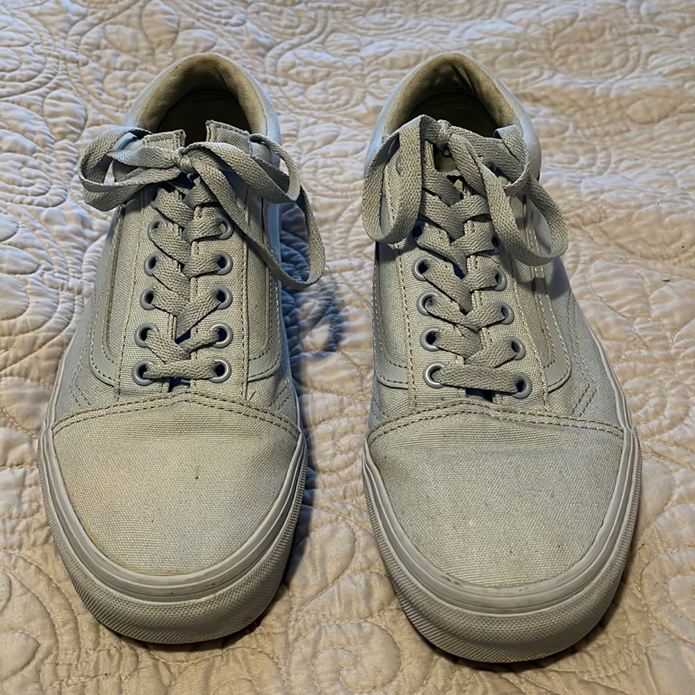 VANS; Off The Wall: Lt Blue, Canvas Sneakers. Rugged Bottom Grip; Sz 10